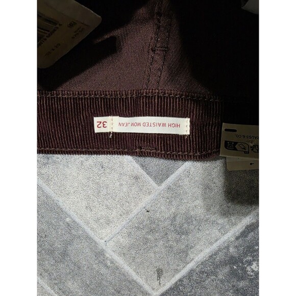 New Levi's Women's High Waisted Mom Jeans Corduroy Burgandy Pants 32x29 - Picture 4 of 8